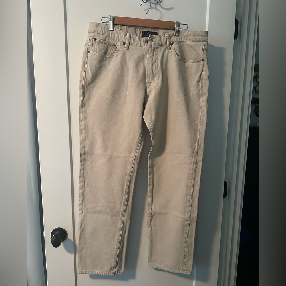 Lucky Brand Men’s 34x32 jeans. 410 Athletic Slim.